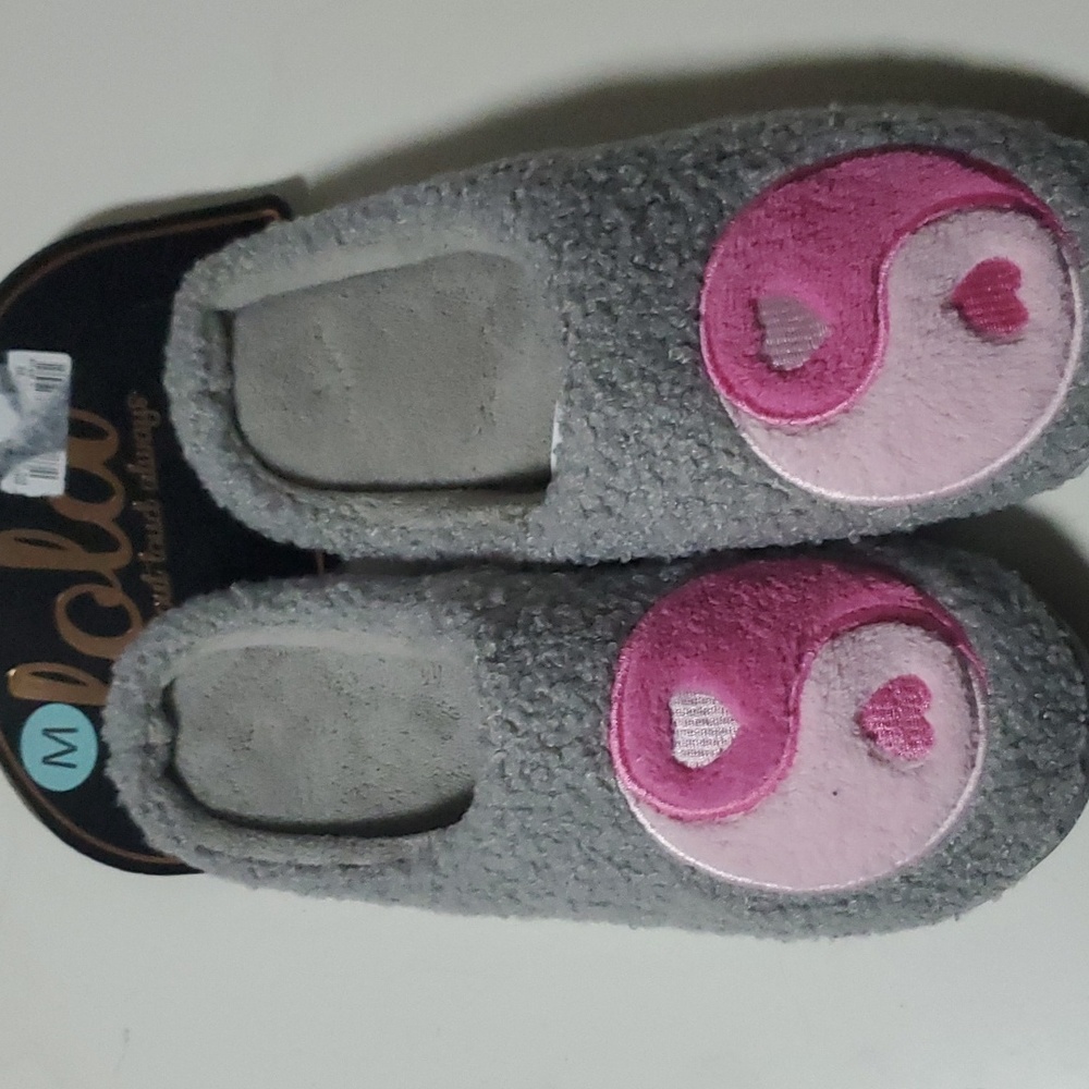 NWT Lola Ying Yang House Slippers - Picture 2 of 4